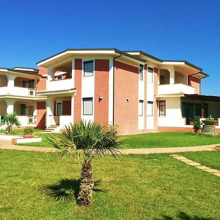 Garden Apartment *